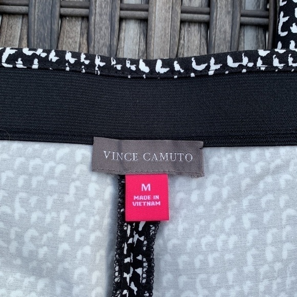 VINCE Camuto Rich Black/White Print Pull-On Ankle Pants - Picture 14 of 16